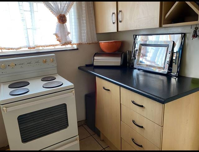 2 BEDROOM APARTMENT FOR SALE IN VANDERBIJLPARK CW 3